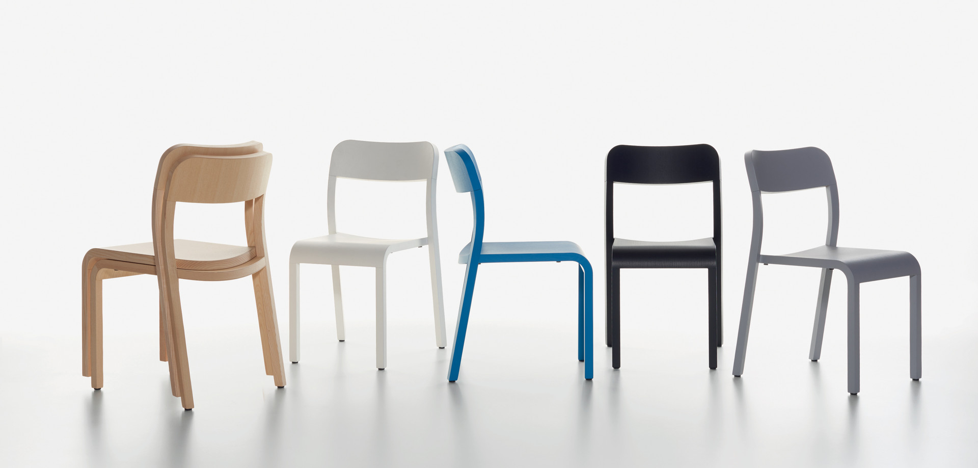 Plank - BLOCCO chair in the colors ash natural, white, blue, black, grey.