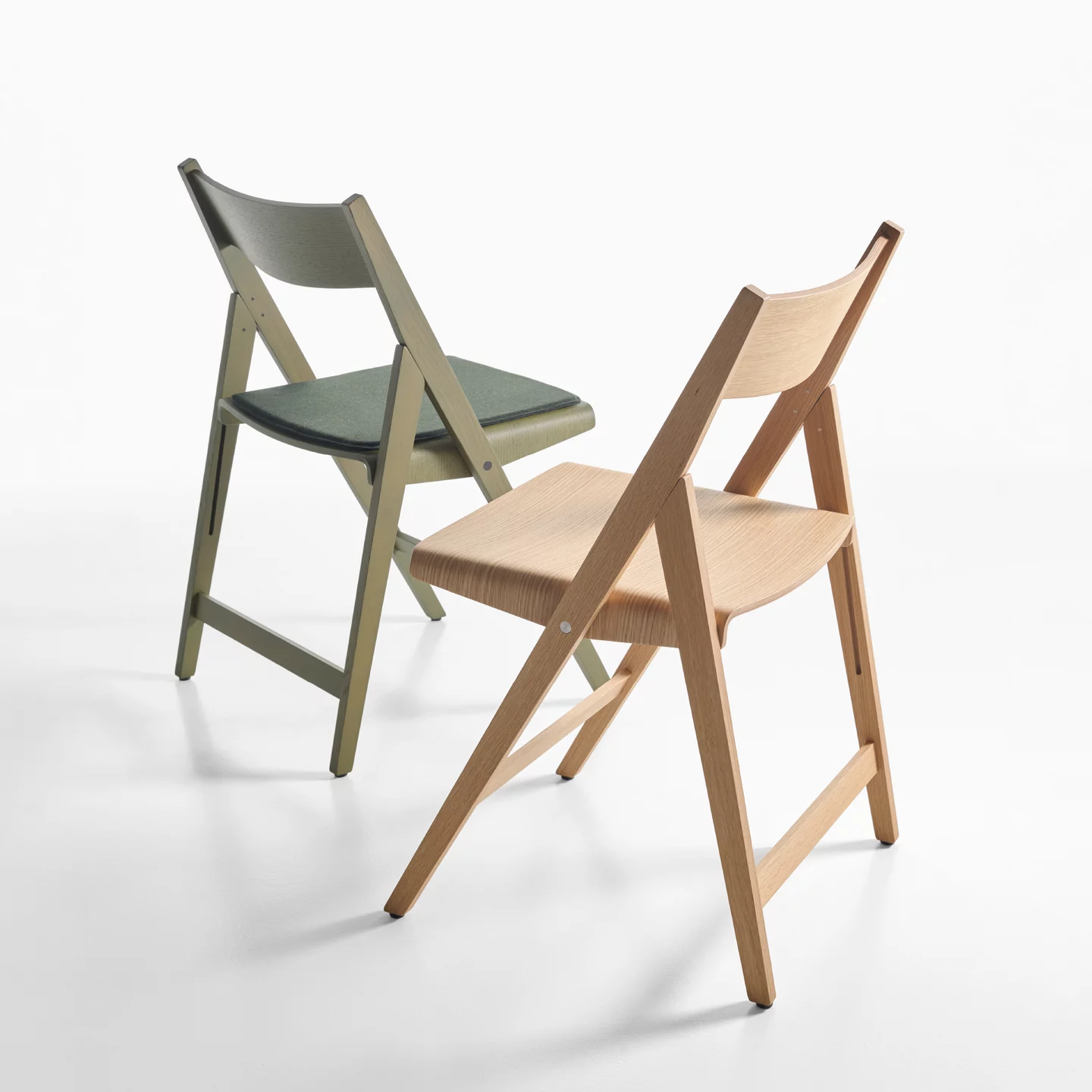 THEO folding chair
