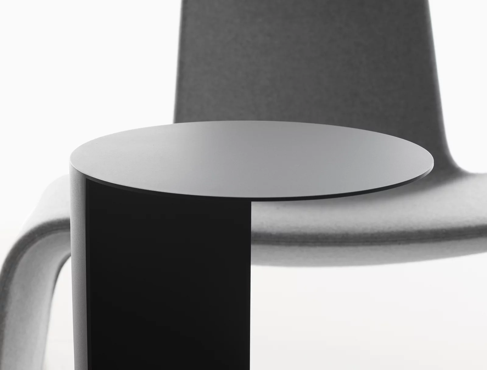 TO side table, entworfen von Naoto Fukasawa, 2022