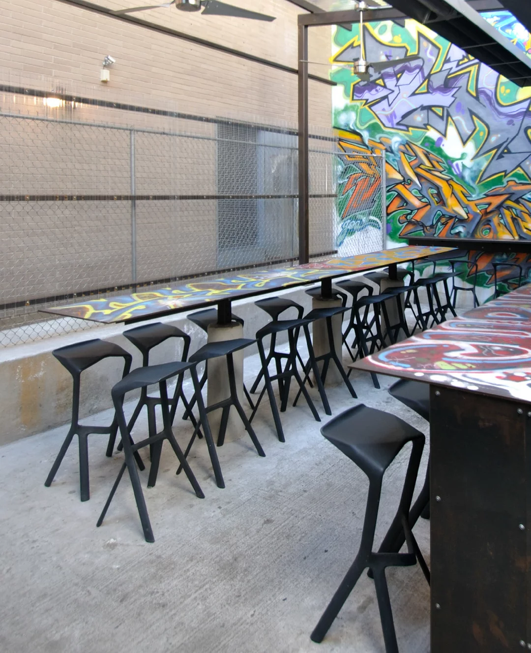 Sampan Graffiti Bar Sampan Graffiti Bar